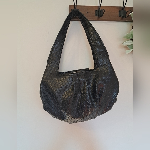 Simply Vera Wang Purse Black Woven Shoulder Bag - Picture 3 of 6